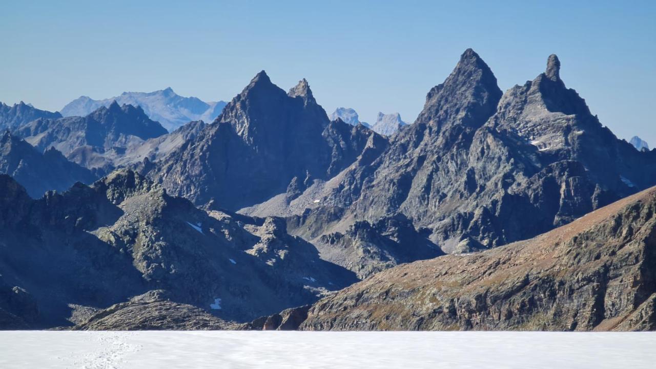 Ferienhaus & Ferienwohnung Winay Wayna Gotschna Blick Klosters Dış mekan fotoğraf