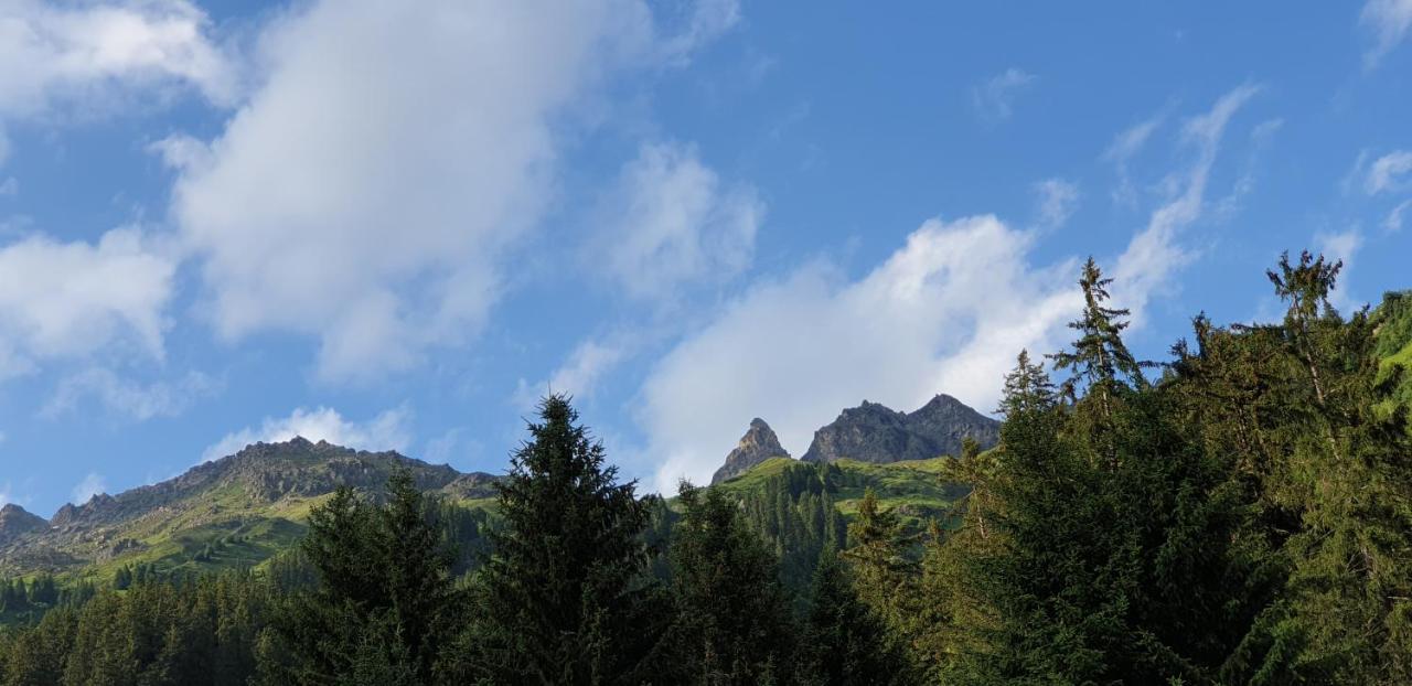 Ferienhaus & Ferienwohnung Winay Wayna Gotschna Blick Klosters Dış mekan fotoğraf